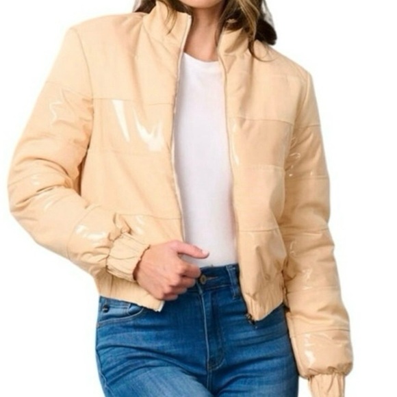 NWT Beige PufferJacket
Multiple Sizes Available! - Picture 2 of 9